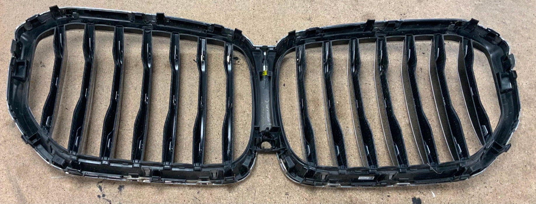 Used BMW X5 G05 Grill 2019-ON Front Bumper Grill Genuine BMW Part